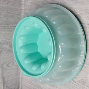 Tupperware  Jello-Ring New